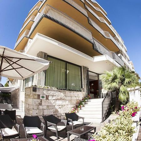 Hotel Brig Cattolica Luaran gambar
