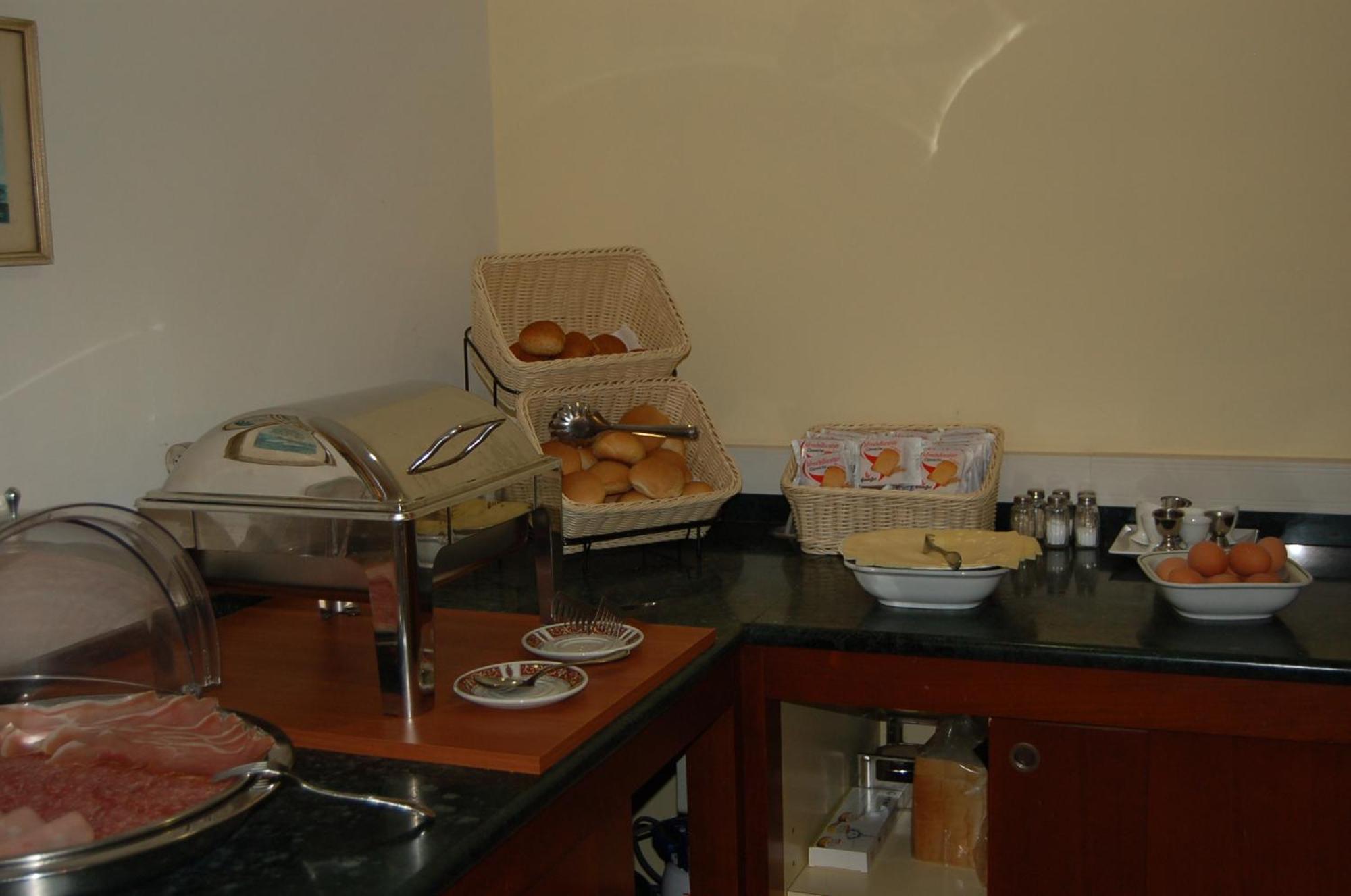 Hotel Brig Cattolica Luaran gambar