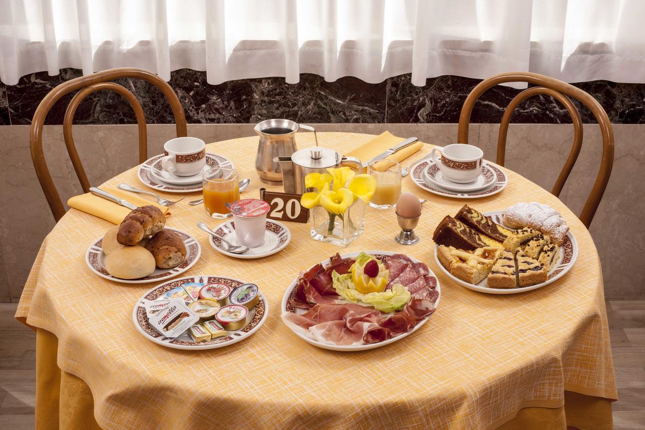 Hotel Brig Cattolica Luaran gambar